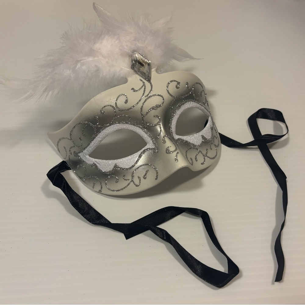Elegant White and Silver Masquerade Mask